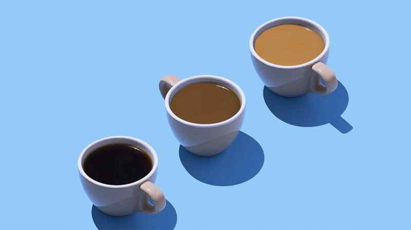 Kaffee in verschiedenen Farben in Tassen