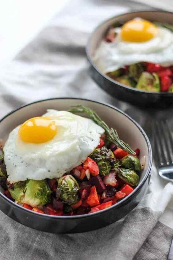 1. Tazones de desayuno de verduras asadas con romero