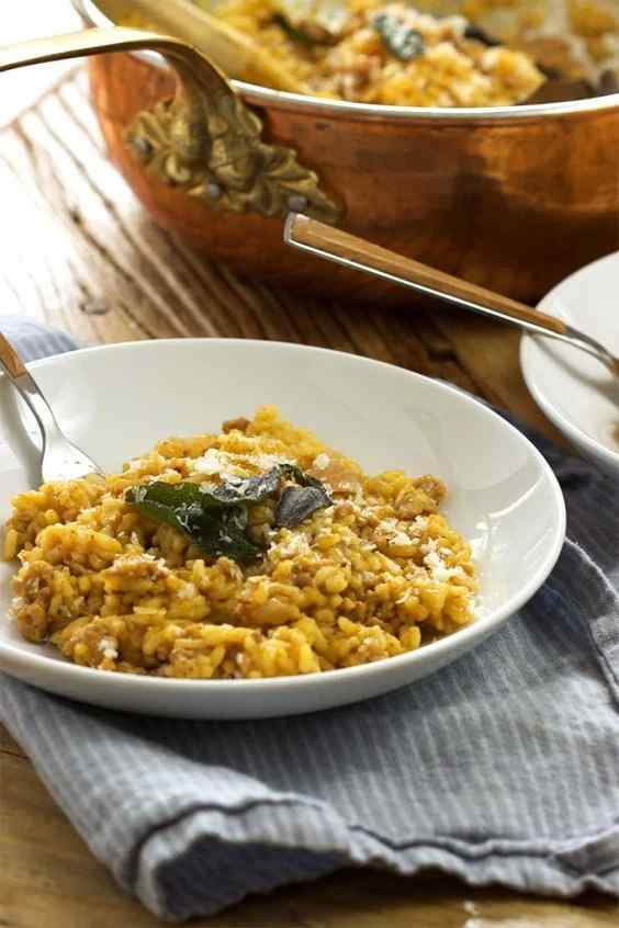 1. Butternut Squash Risotto makkaran ja rapeaa salviaa kanssa